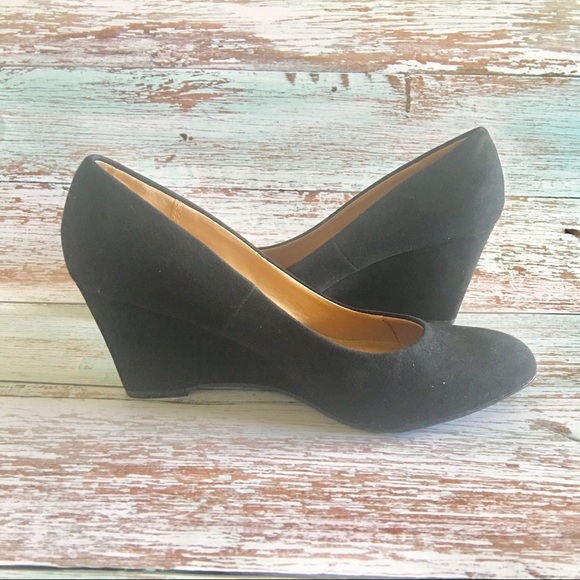 Merona Shoes - 👉Merona faux suede size 7 free w/purchase of $10